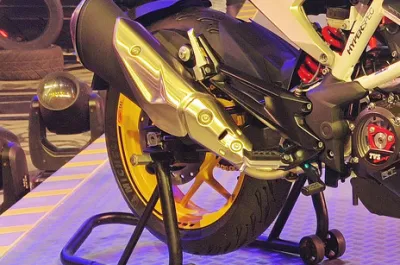 Apache RTR 310 Front Wheel