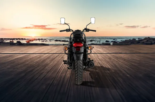 Avenger 220 Street Rear View
