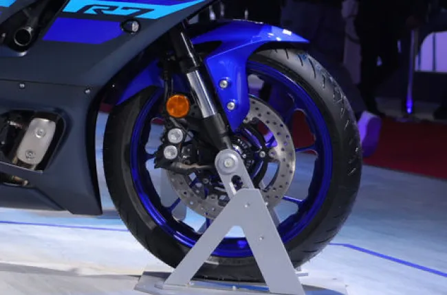 R7 Front Tyre