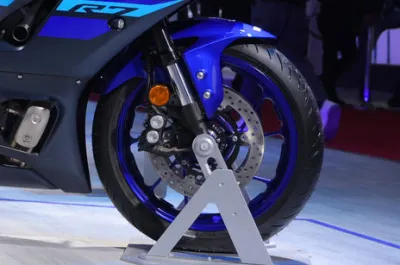 R7 Front Tyre