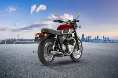 Bonneville T120 Rear Right Three Quarter View