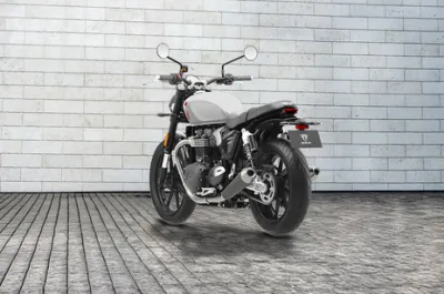 Speed Twin 900 Rear Left Three Quarter View