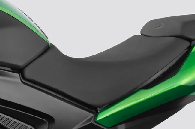 Dominar 400 Rider Seat