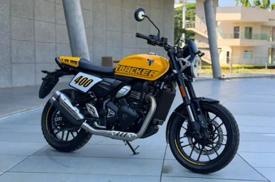 Tracker 400 Front Right Quarter View