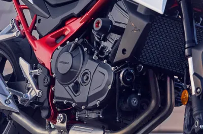CB750 Hornet Engine (Right)