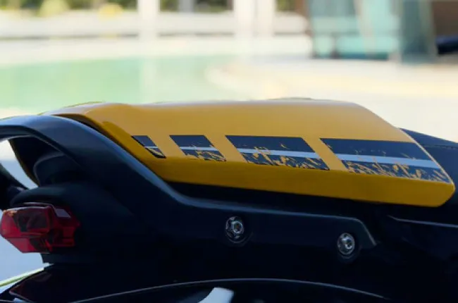 Tracker 400 Graphics