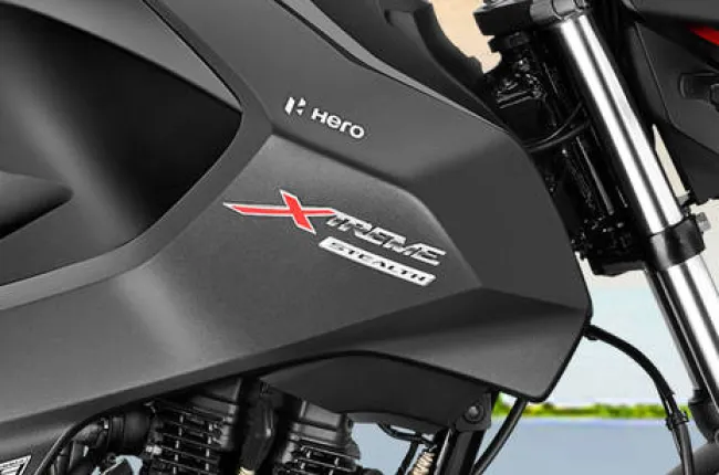 Xtreme 160R Model Badge
