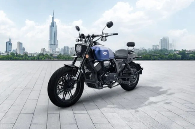 K-Light 250V Front Left Quarter View