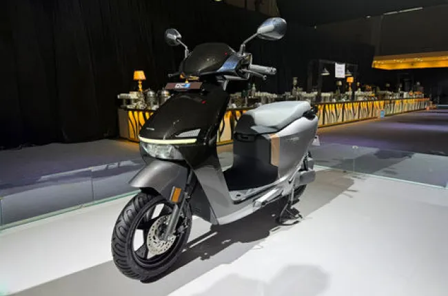 QC3 Front Left Quarter View