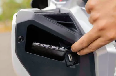 Vieste 300  Glove Box