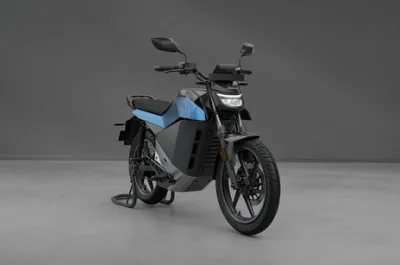 Roadster X+ Front Right Quarter View