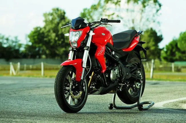 TNT 300 Front Left View
