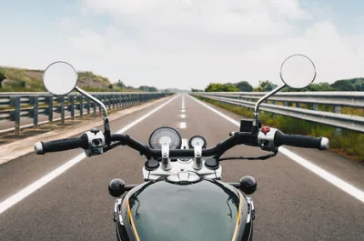 Super Meteor 650 Handle Bar View