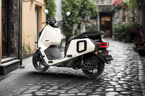 Rear Left Three Quarter View