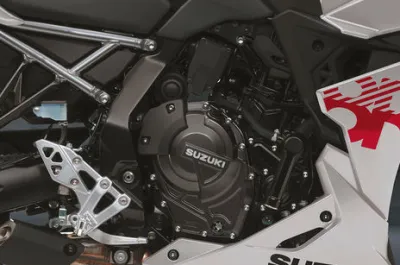 GSX-8R Engine