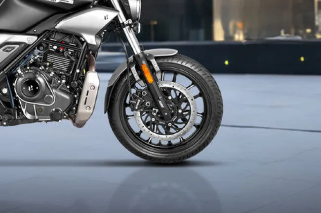 Mavrick 440 Front Tyre View