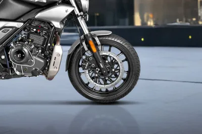 Mavrick 440 Front Tyre View