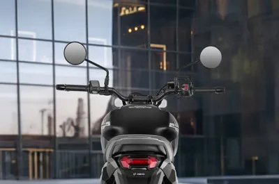 Mavrick 440 Handle Bar View