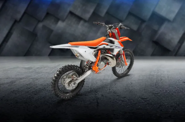 85 SX Rear Right View