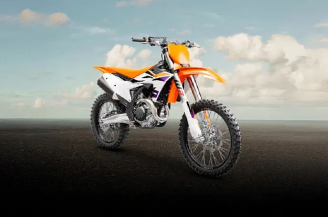 450 SX-F Front Right Quarter View