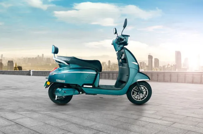 Flora Side Profile View (Right)
