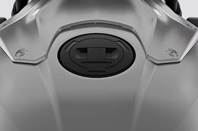 M 1000 R Fuel Lid (Closed)
