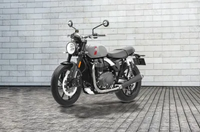 Speed Twin 900 Front Left Quarter View
