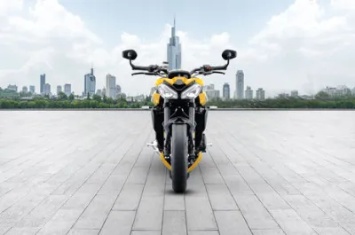 Street Triple 765 Front View