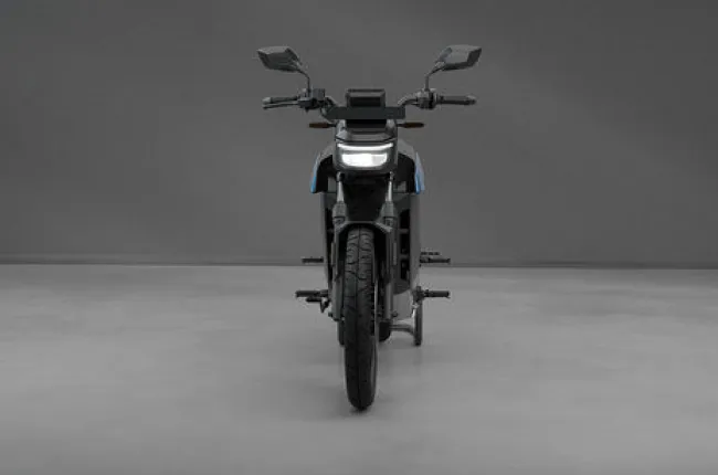 Roadster X+ Front View