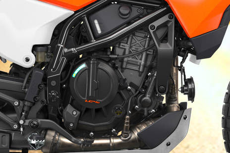 Engine (Right)