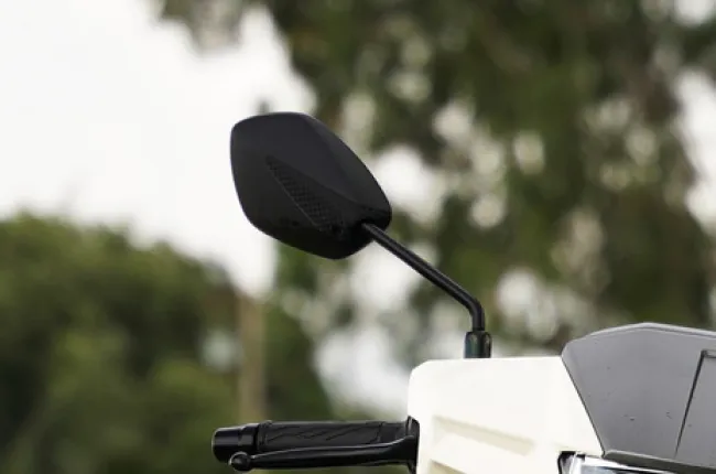 e Access  Rear View Mirror (Front View)