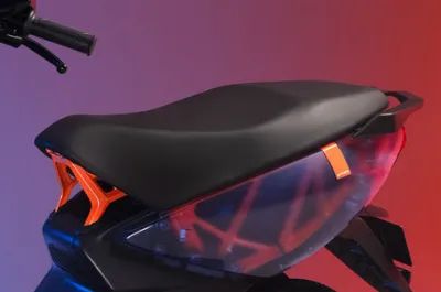 450 Apex Seat