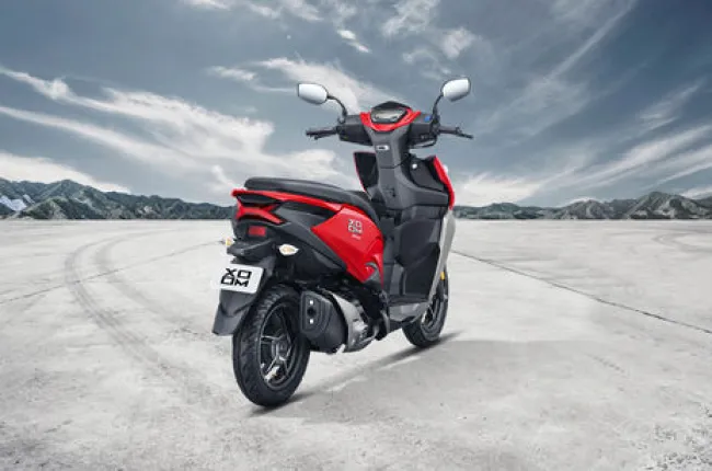 Xoom 110 Rear Right Three Quarter View