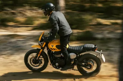Scrambler 400 XC Riding: Side Profile (Left) View
