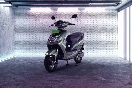 Front Left Quarter View