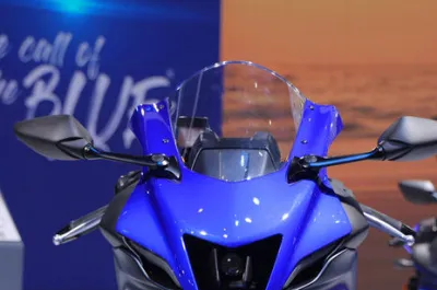R7 Windshield