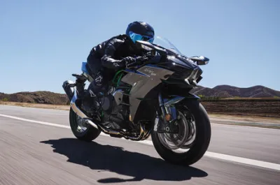 2027 Ninja H2 Riding: Front Right Quarter View