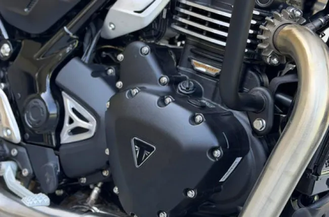 Tracker 400 Engine (Right)