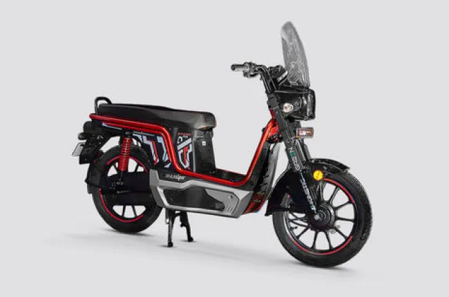 E Luna Prime Front Right Quarter View