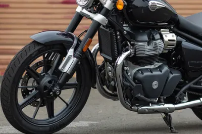 Super Meteor 650 Front Tyre View