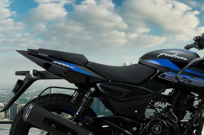 Pulsar 220 F Seat