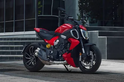Diavel V4