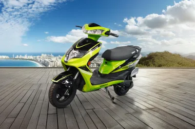 Ryder SuperMax Front Left Quarter View