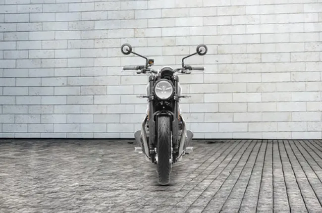 Speed Twin 900 Front View