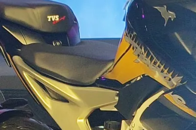 Apache RTR 310 Rider Seat