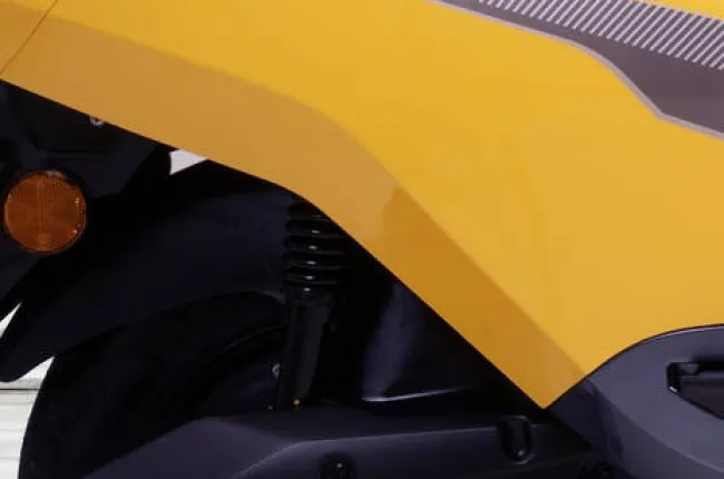 Max C12 Rear Suspension View