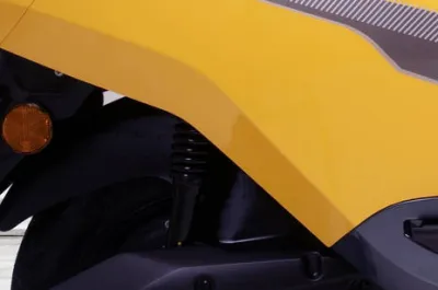 Max C12 Rear Suspension View