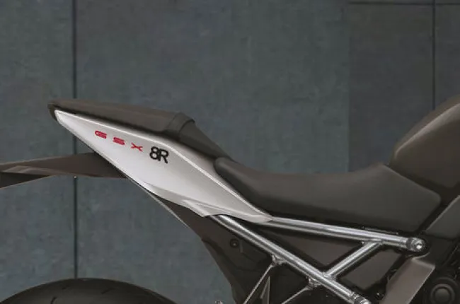 GSX-8R Seat