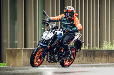 160 Duke Riding: Front Left Quarter View