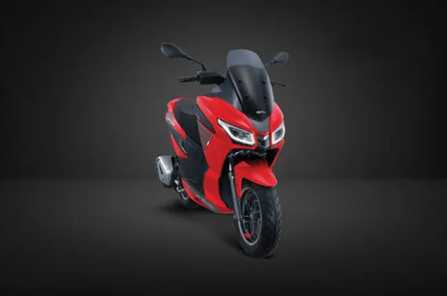 SXR 125 Front Right Quarter View
